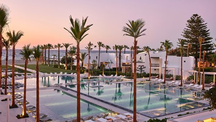 2549_02-creta-palace-a-true-luxury-seaside-heaven-in Crete-with-breathtaking-poolscapes.jpg